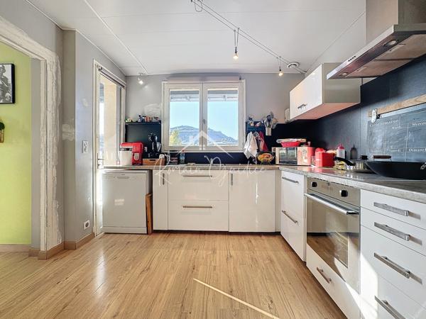 Saint-Georges-de-Luzençon (12100) MAISON F6 136 M² AVEC STUDIO INDÉPENDANT