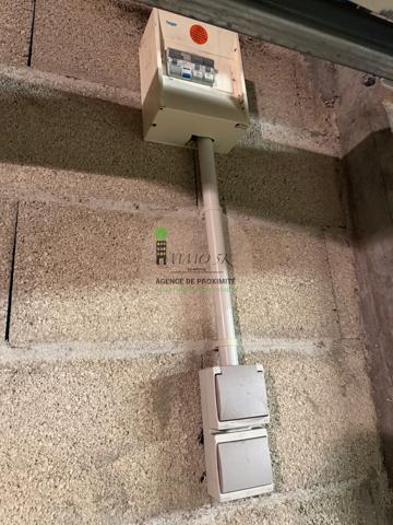Parking
        
        - 24 m² Exclusivité 80 000 € *