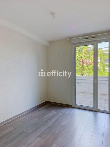 Appartement
         3 pièces
        - 65 m² Exclusivité 174 000 € *