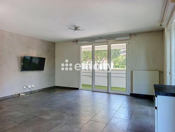 Appartement
         3 pièces
        - 65 m² Exclusivité 174 000 € *