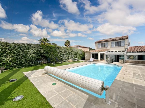 VILLA INDIVIDUELLE 4 PIECES AVEC PISCINE