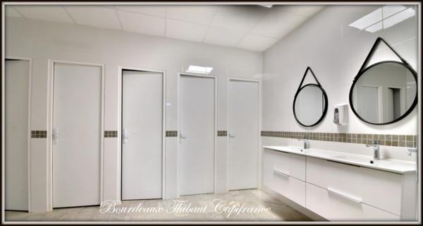 bureau à vendre TRAPPES (78)-Opportunité rare : bureaux 135 m² rénovés à vendre, parkings et accès rapide A12 !