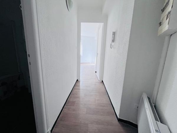 Charmant appartement de type T3  de 68 m² au 2 ème étage avec ascenseur et balcon