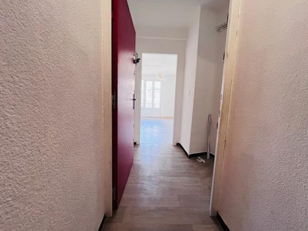 Charmant appartement de type T3  de 68 m² au 2 ème étage avec ascenseur et balcon