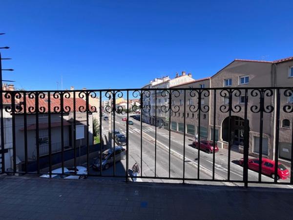 Charmant appartement de type T3  de 68 m² au 2 ème étage avec ascenseur et balcon