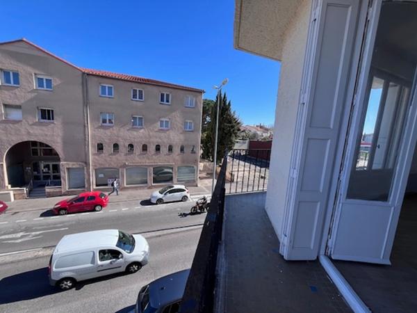 Charmant appartement de type T3  de 68 m² au 2 ème étage avec ascenseur et balcon