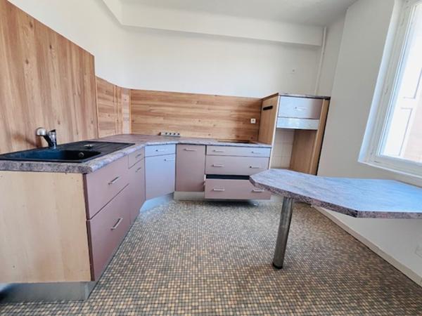 Charmant appartement de type T3  de 68 m² au 2 ème étage avec ascenseur et balcon