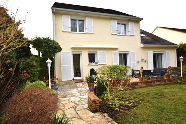 Maison à vendre à Saint-Germain-lès-Corbeil - Référence 8953