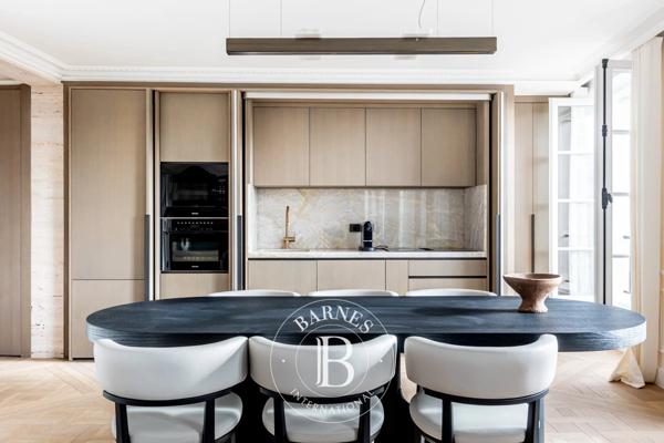 Paris 8ème, Appartement 1 Chambre -  75 m² à vendre
