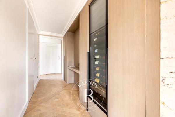 Paris 8ème, Appartement 1 Chambre -  75 m² à vendre
