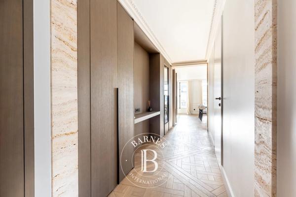 Paris 8ème, Appartement 1 Chambre -  75 m² à vendre