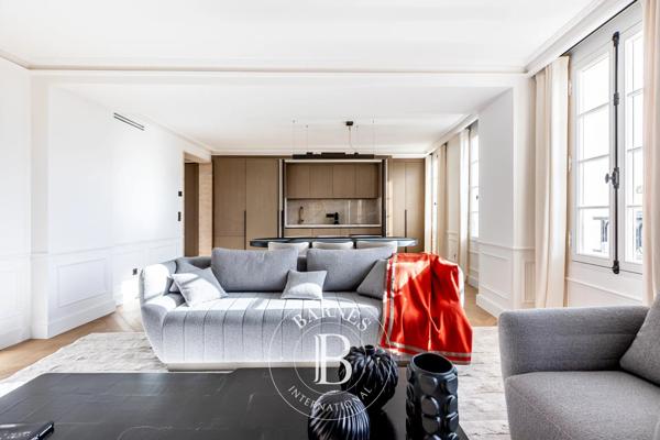 Paris 8ème, Appartement 1 Chambre -  75 m² à vendre