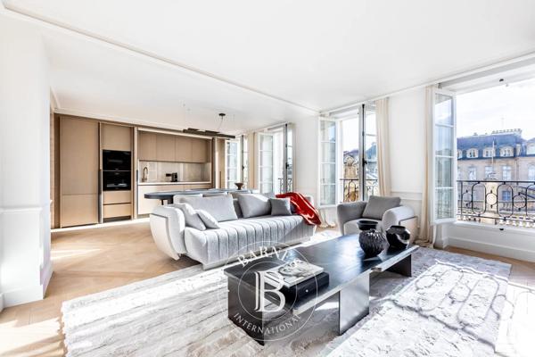 Paris 8ème, Appartement 1 Chambre -  75 m² à vendre