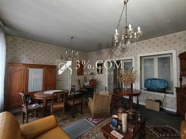 Maison de village
                                                                                                                                                                                                                                                                                                                        8 pièce(s)                                                                                                                                                                                                          6 chambre(s)                                                                                                                                                                                                          162  m²