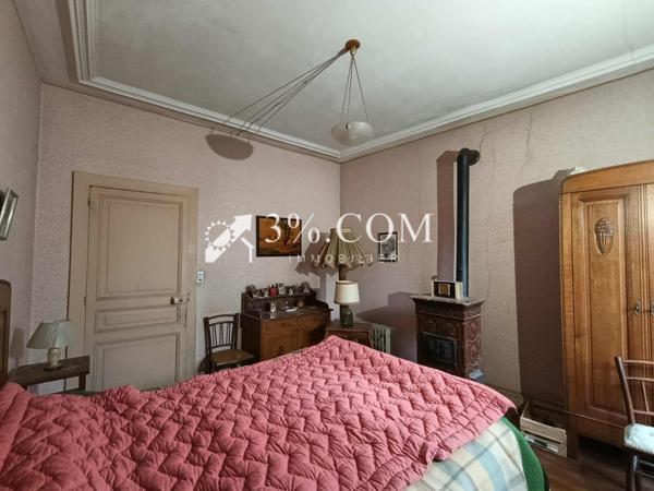 Maison de village
                                                                                                                                                                                                                                                                                                                        8 pièce(s)                                                                                                                                                                                                          6 chambre(s)                                                                                                                                                                                                          162  m²