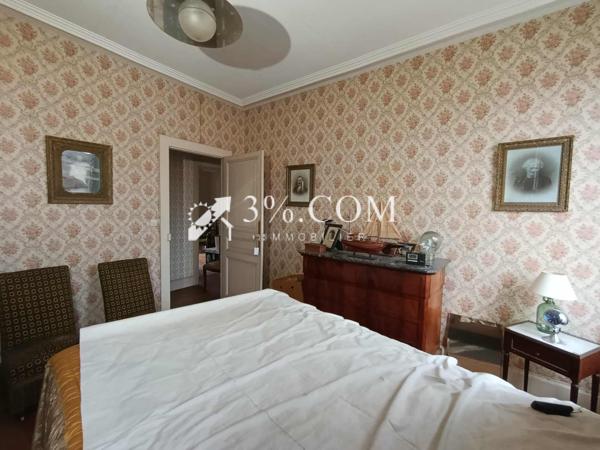 Maison de village
                                                                                                                                                                                                                                                                                                                        8 pièce(s)                                                                                                                                                                                                          6 chambre(s)                                                                                                                                                                                                          162  m²