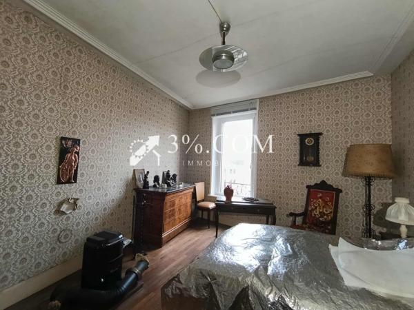 Maison de village
                                                                                                                                                                                                                                                                                                                        8 pièce(s)                                                                                                                                                                                                          6 chambre(s)                                                                                                                                                                                                          162  m²