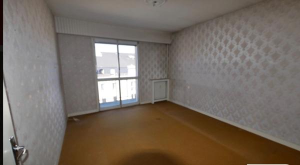 Appartement à vendre 5 Avec stationnement à rénover LIMOGES (87)