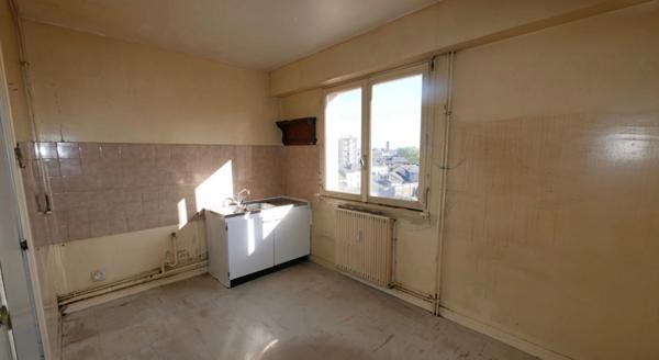 Appartement à vendre 5 Avec stationnement à rénover LIMOGES (87)
