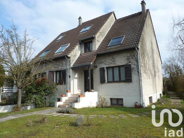 Maison 8 pièces de 212 m² à Creil (60100)