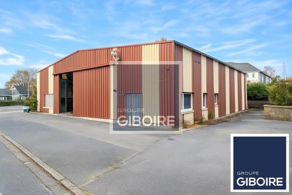 Local d'activites 880 m² à louer LA CHAPELLE SUR ERDRE (réf : 44.018968)