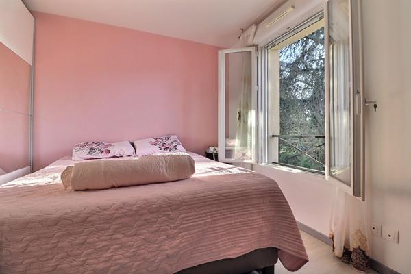 Maison à vendre à Mériel - 5 pièces, 4 chambres, excellente condition