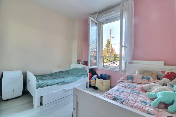 Maison à vendre à Mériel - 5 pièces, 4 chambres, excellente condition