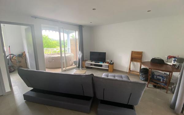 Appartement à vendre    3 pièces • 75 m2 Le Diamant