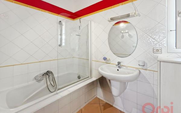 Maison à vendre    5 pièces •  Agde