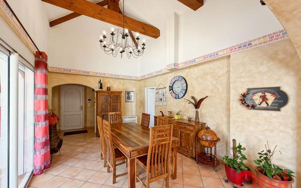 Maison à vendre    5 pièces •  Agde