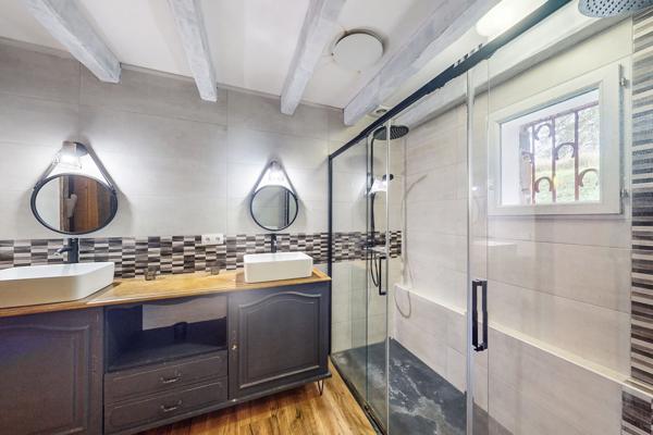 Maison 220m2 avec en 3 logements indépendants 