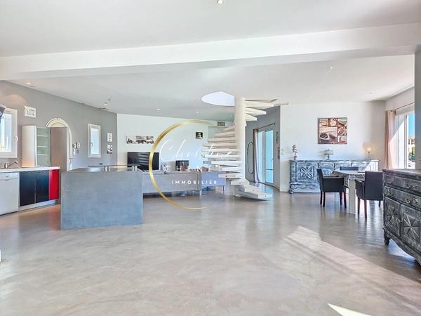 Marina 3 chambres avec appontement de 15 m pour bateau