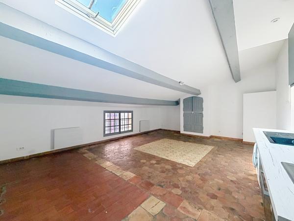 BEAUCAIRE CENTRE – T3 LIBRE – IDÉAL INVESTISSEMENT OU PREMIER ACHAT