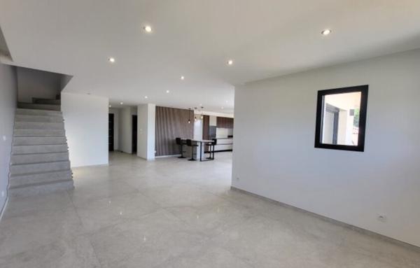 MAISON CONTEMPORAINE DE 178 M2 SUR LES HAUTEURS DE  SAINT DONAT SUR L'HERBASSE