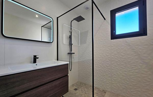 MAISON CONTEMPORAINE DE 178 M2 SUR LES HAUTEURS DE  SAINT DONAT SUR L'HERBASSE