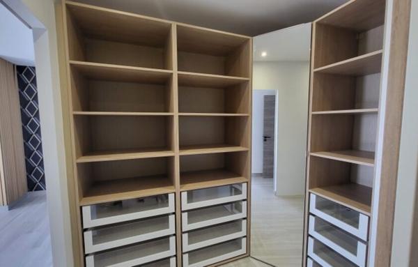 MAISON CONTEMPORAINE DE 178 M2 SUR LES HAUTEURS DE  SAINT DONAT SUR L'HERBASSE