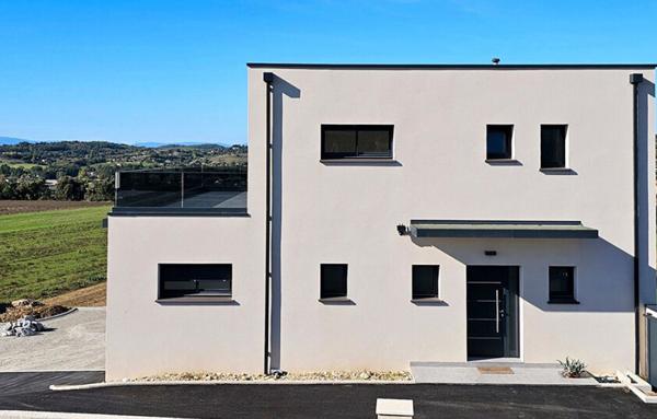 MAISON CONTEMPORAINE DE 178 M2 SUR LES HAUTEURS DE  SAINT DONAT SUR L'HERBASSE