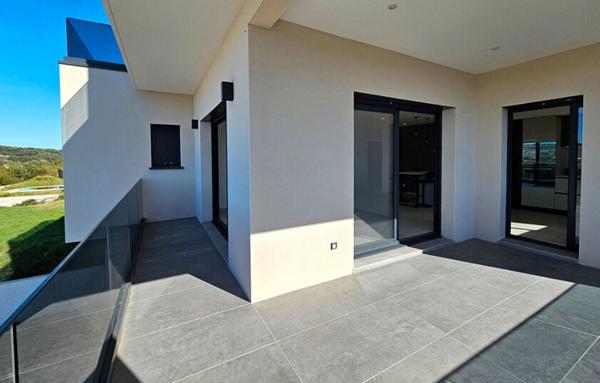 MAISON CONTEMPORAINE DE 178 M2 SUR LES HAUTEURS DE  SAINT DONAT SUR L'HERBASSE