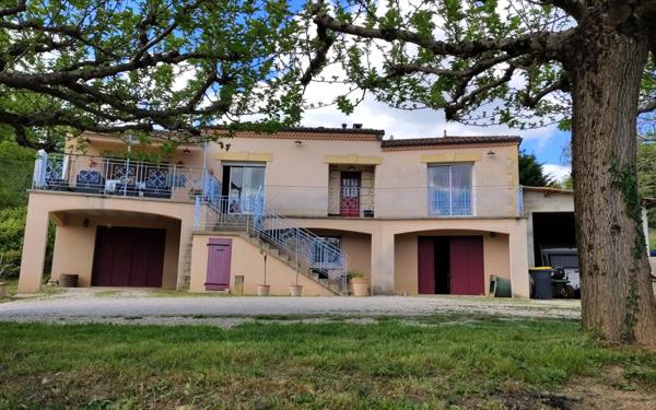 Maison à vendre    4 pièces •  Terrasson-Lavilledieu