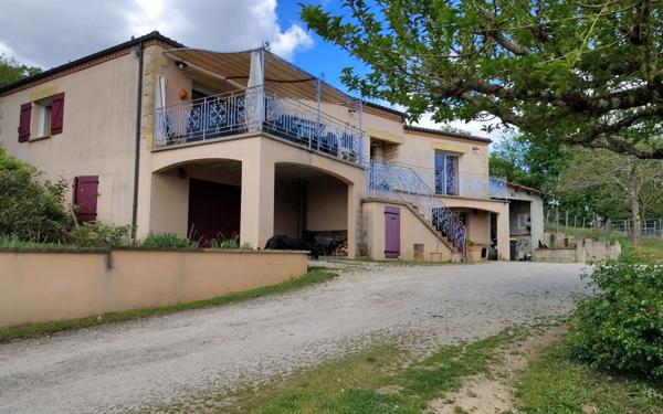 Maison à vendre    4 pièces •  Terrasson-Lavilledieu