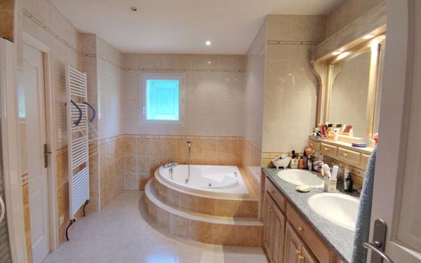 Maison à vendre    4 pièces •  Terrasson-Lavilledieu