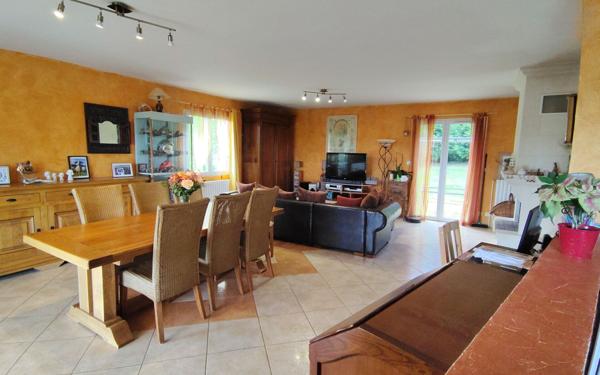 Maison à vendre    4 pièces •  Terrasson-Lavilledieu