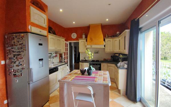 Maison à vendre    4 pièces •  Terrasson-Lavilledieu