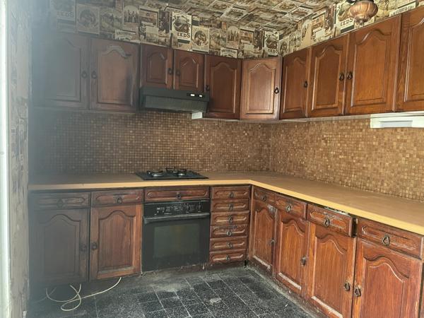 Maison de 100 m2 à rénover / Terrain à réhabiliter