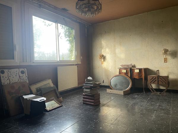 Maison de 100 m2 à rénover / Terrain à réhabiliter