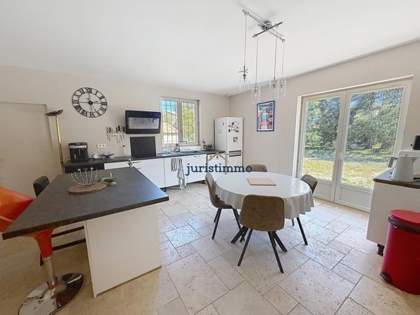 Saint-Restitut (26130) Belle villa avec piscine et studio dans environnement naturel préservé