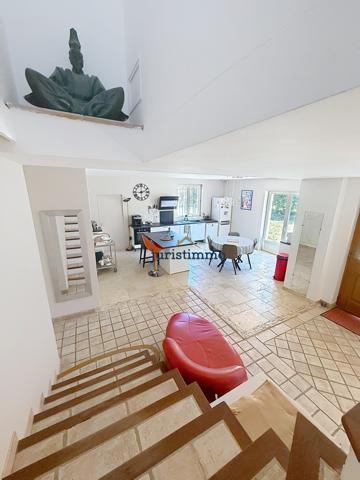 Saint-Restitut (26130) Belle villa avec piscine et studio dans environnement naturel préservé