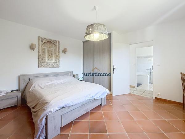 Saint-Restitut (26130) Belle villa avec piscine et studio dans environnement naturel préservé