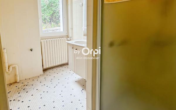 Maison à vendre    5 pièces •  Montvicq