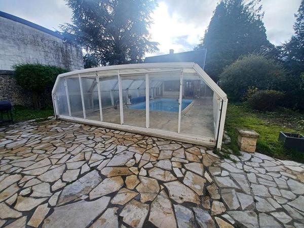 PROPRIETE - MAISON DE MAITRE L'AIGLE 12 pièce(s) 285 m2 avec piscine couverte